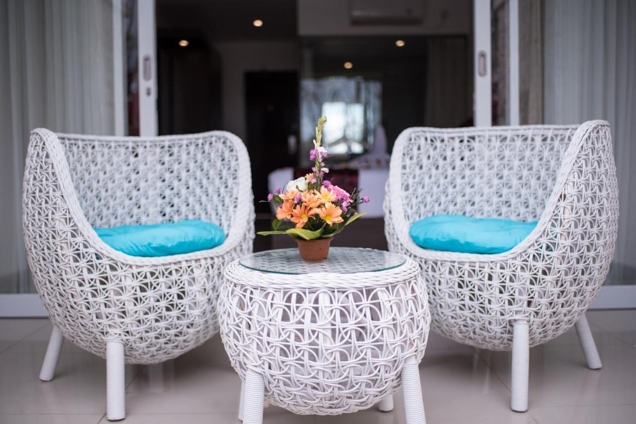 Adhiloka Hotel Uluwatu Екстериор снимка